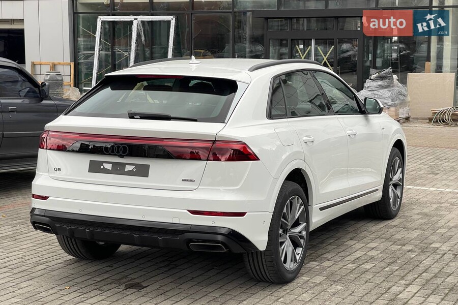 Audi Q8 - фото 5