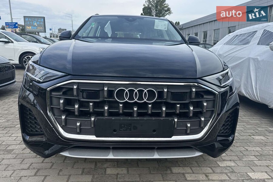 Audi Q8 - фото 1