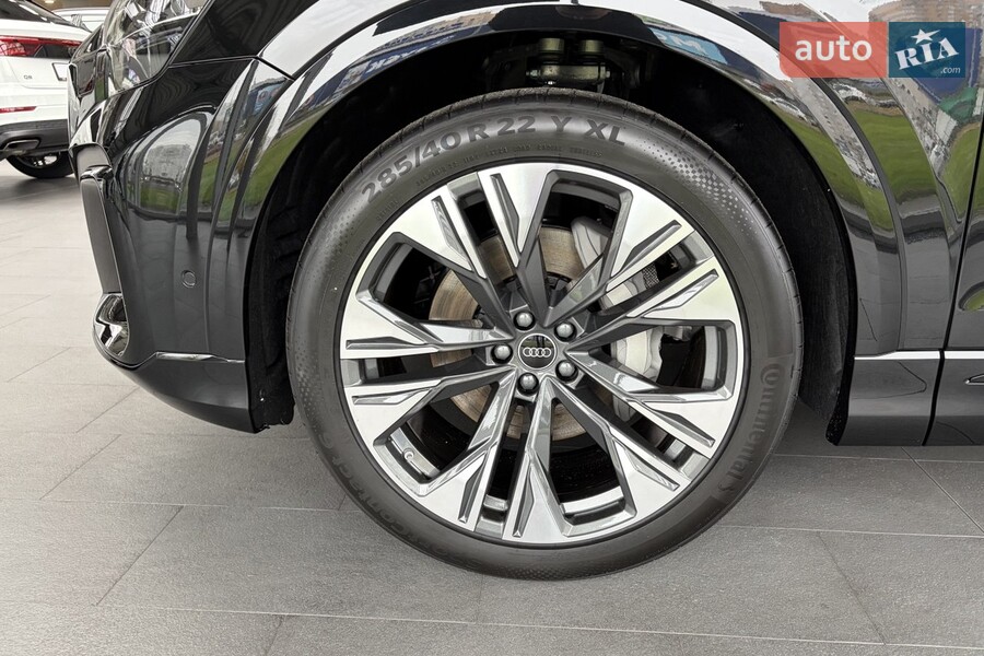 Audi Q8 - фото 5