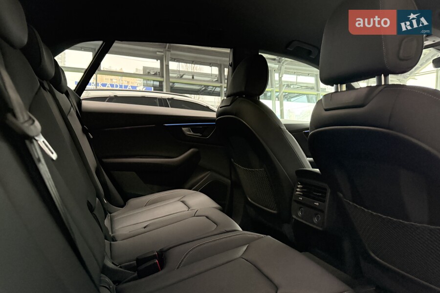 Audi Q8 - фото 15