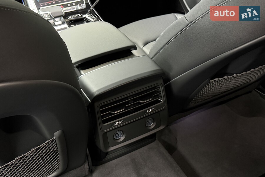 Audi Q8 - фото 22