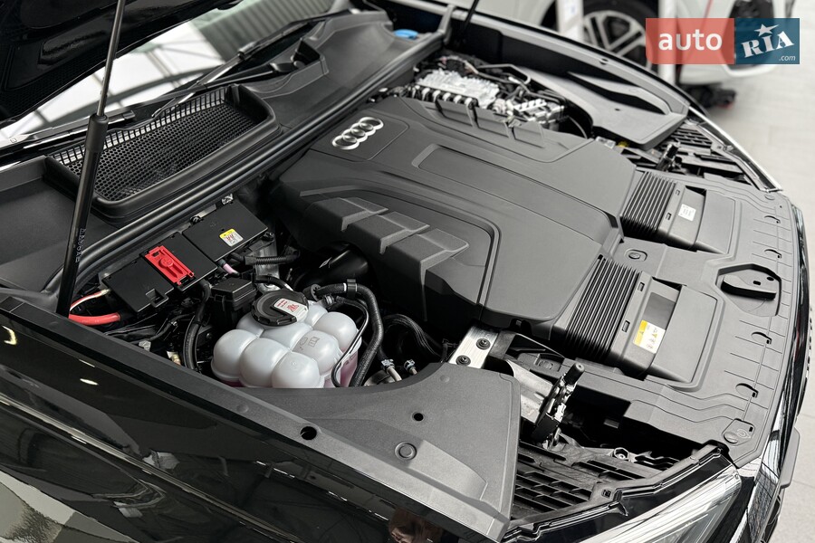 Audi Q8 - фото 28