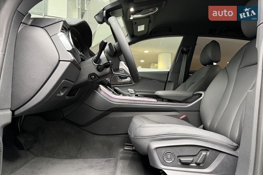 Audi Q8 - фото 27