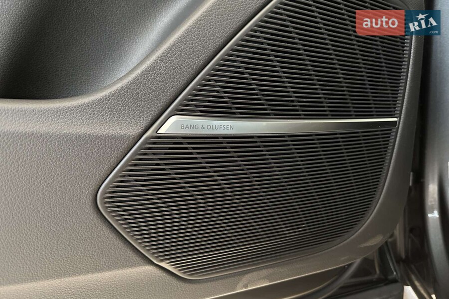 Audi Q8 - фото 6