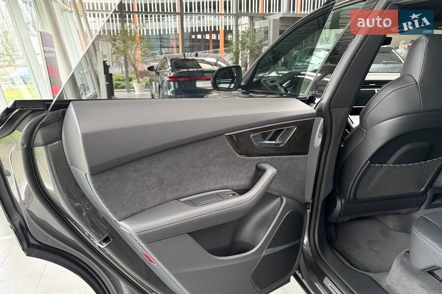 Audi Q8 - фото 11
