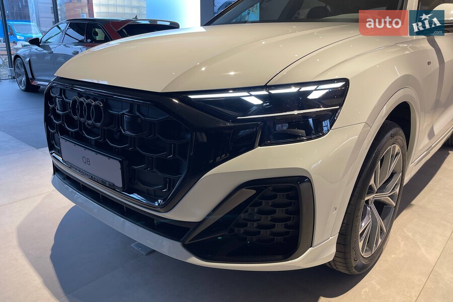 Audi Q8 - фото 4