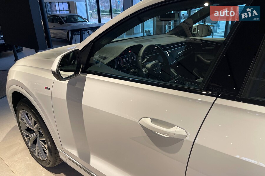 Audi Q8 - фото 11