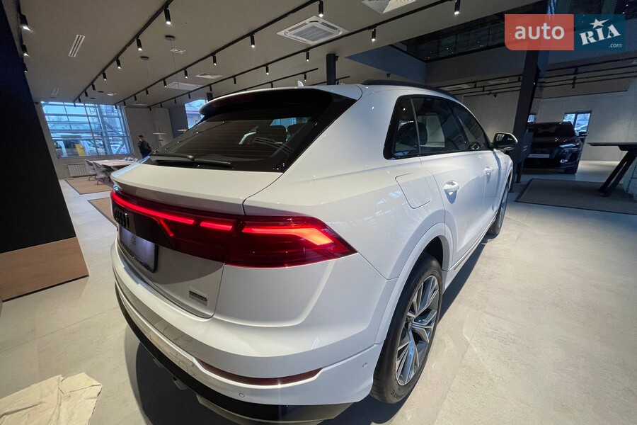 Audi Q8 - фото 12