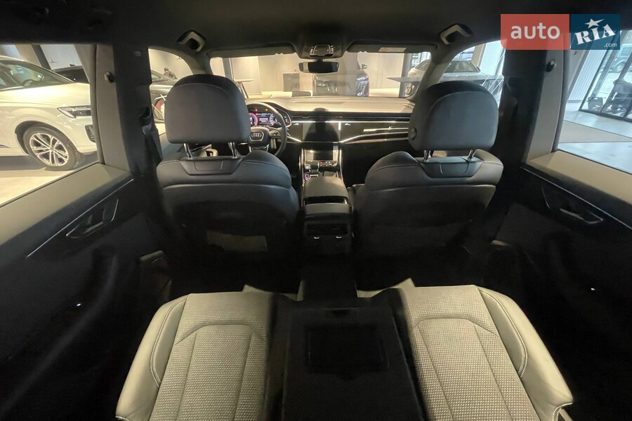 Audi Q8 - фото 28