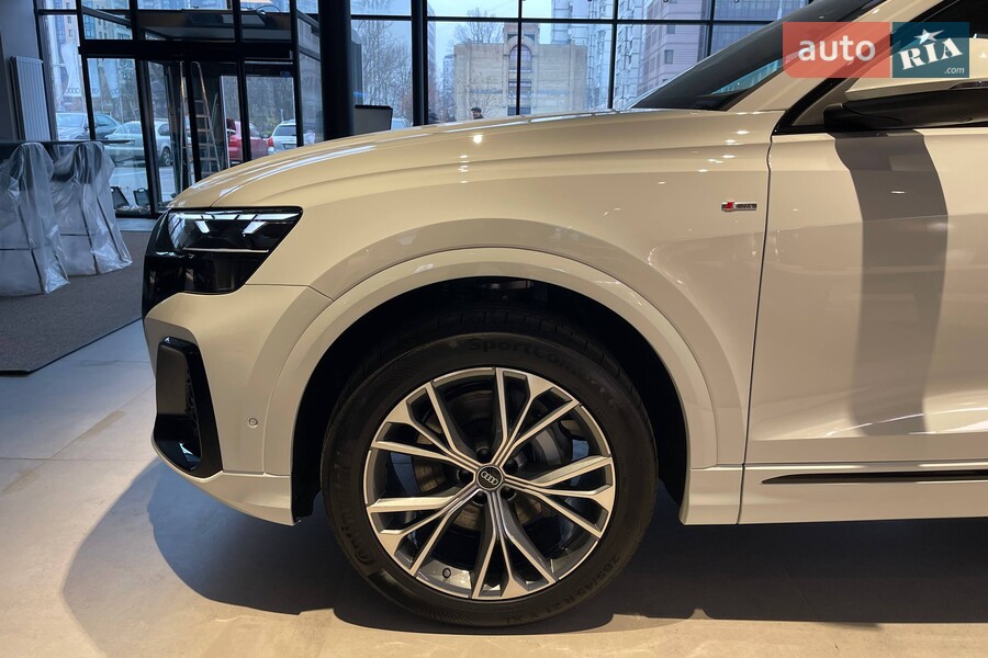 Audi Q8 - фото 13
