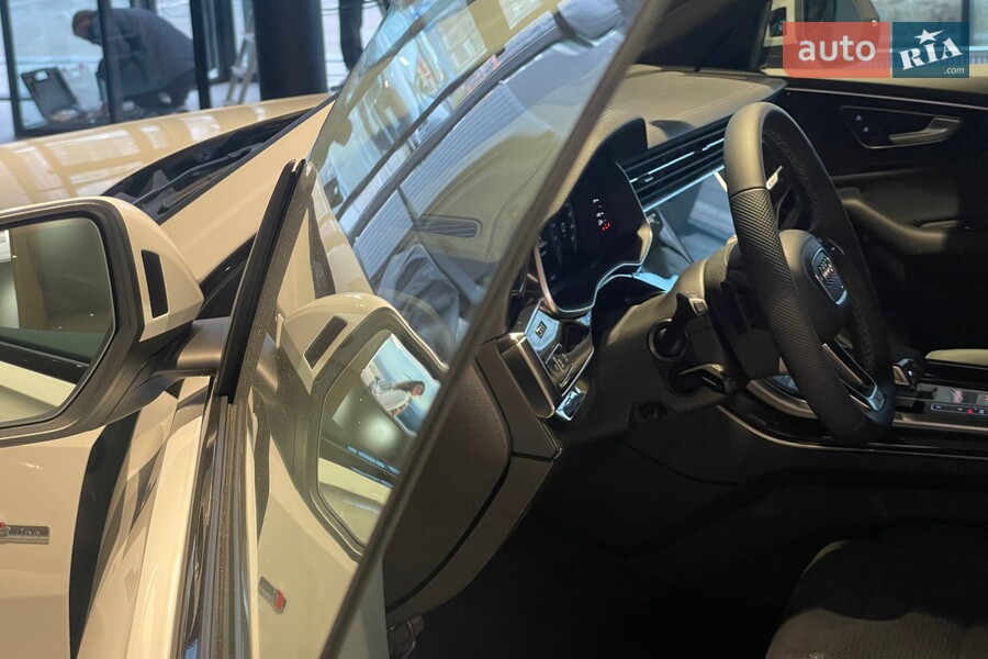 Audi Q8 - фото 15