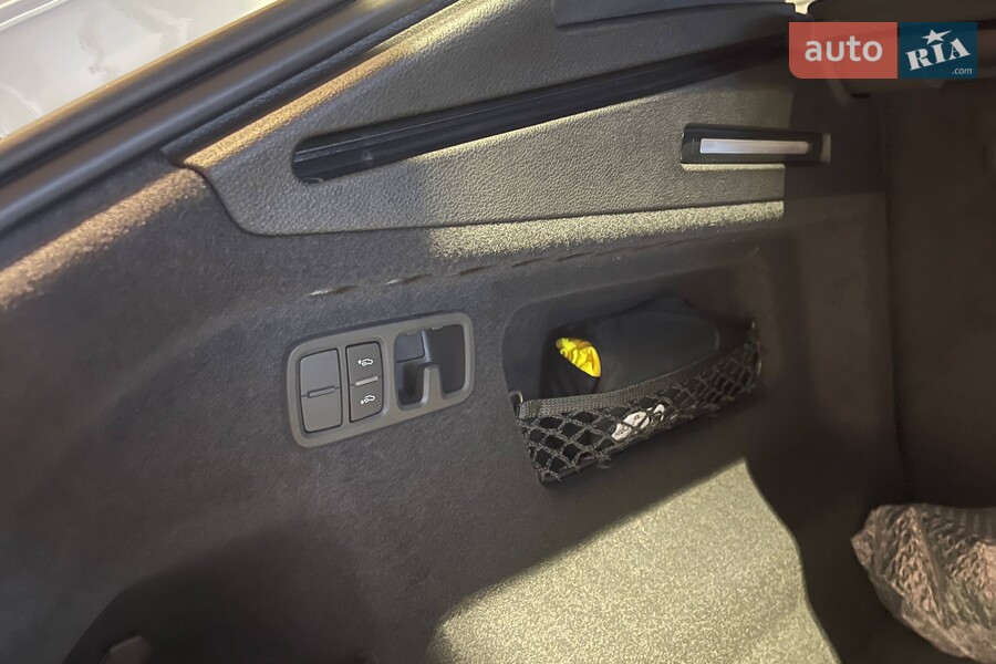 Audi Q8 - фото 34