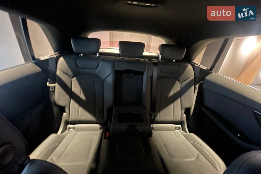 Audi Q8 - фото 29