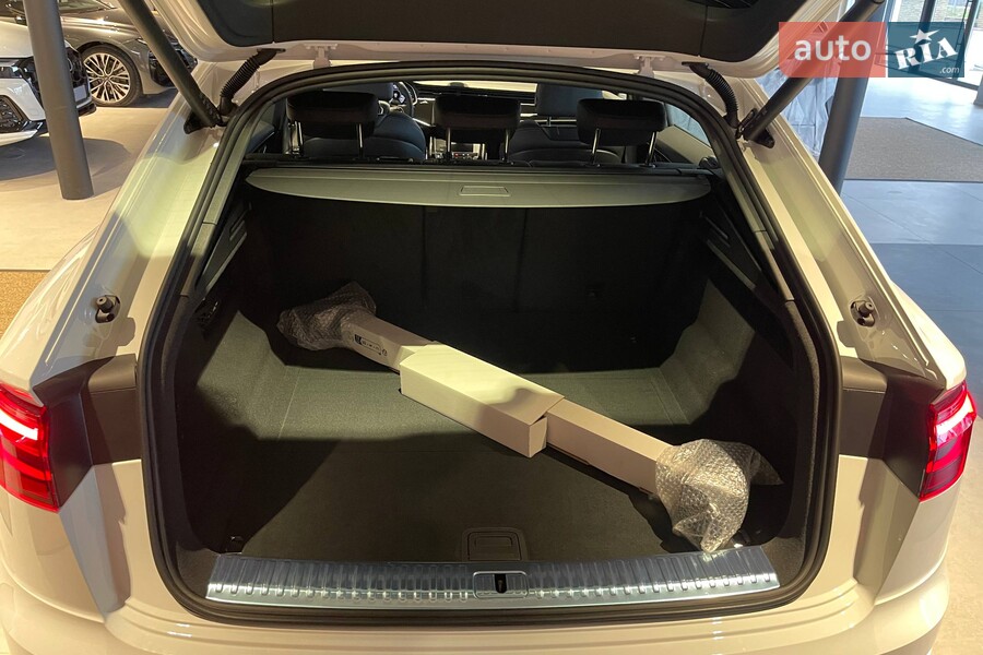 Audi Q8 - фото 31