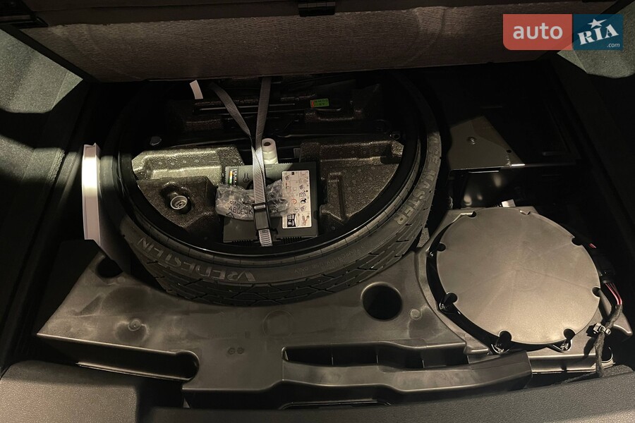 Audi Q8 - фото 33