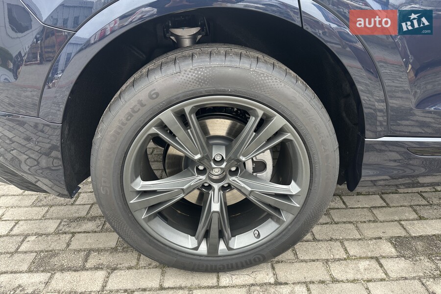 Audi Q8 - фото 13