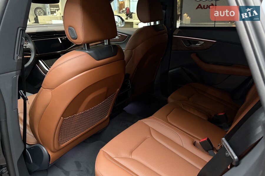 Audi Q8 - фото 11