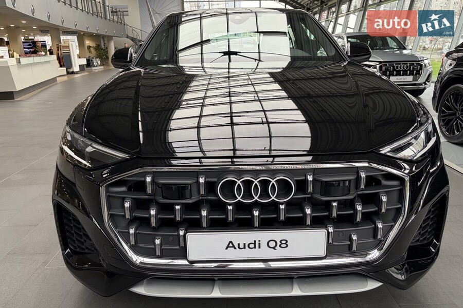 Audi Q8 - фото 1