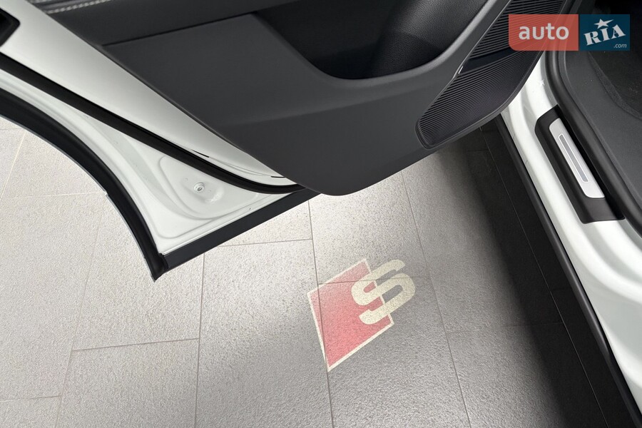 Audi Q8 - фото 11