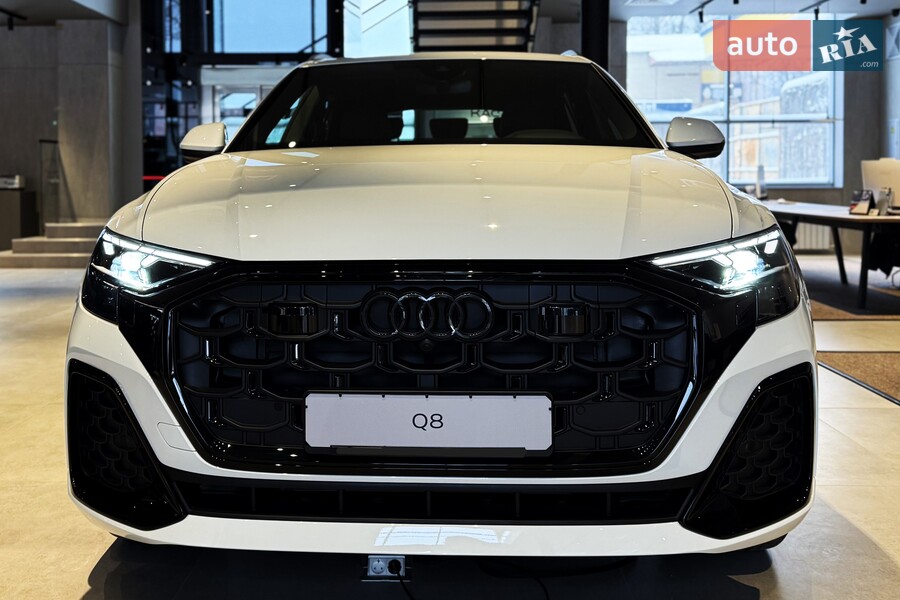 Audi Q8 - фото 1