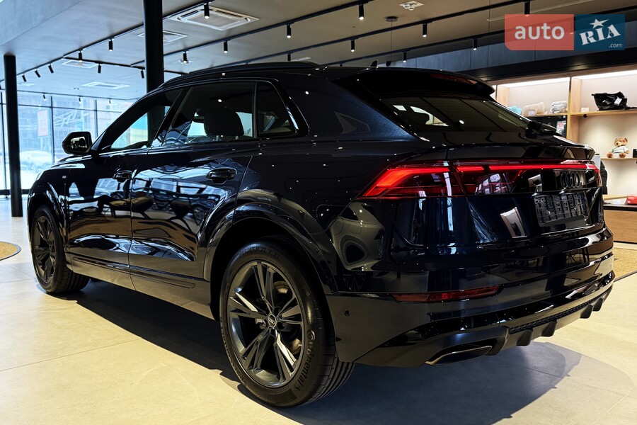 Audi Q8 - фото 6