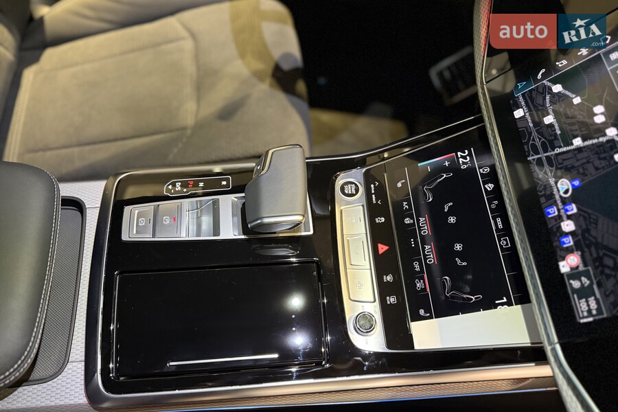 Audi Q8 - фото 12