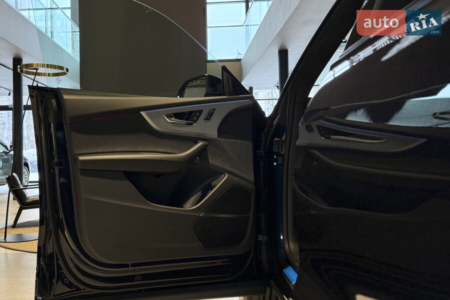 Audi Q8 - фото 15