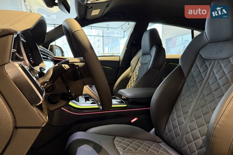 Audi Q8 - фото 30