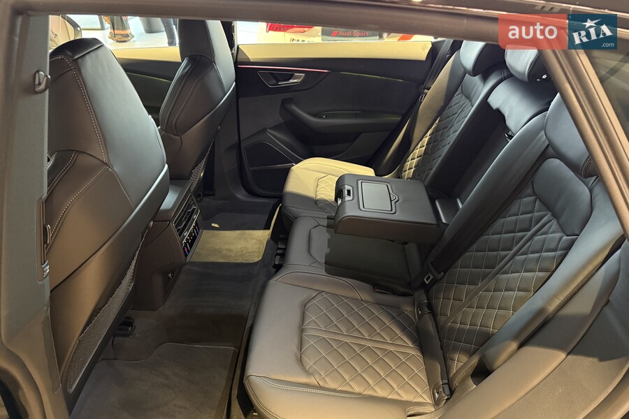 Audi Q8 - фото 33