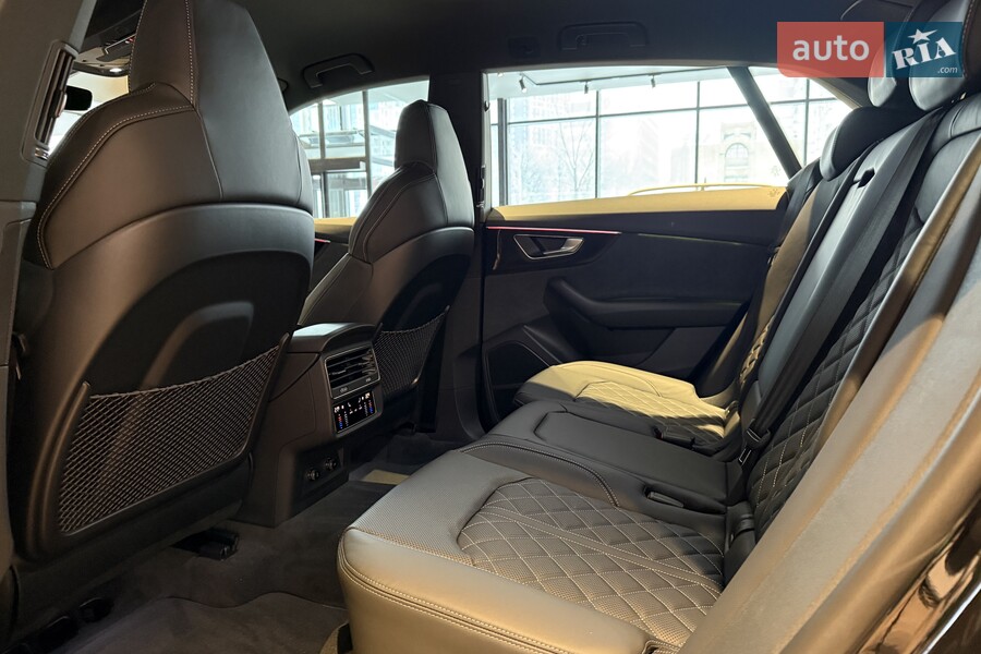 Audi Q8 - фото 34