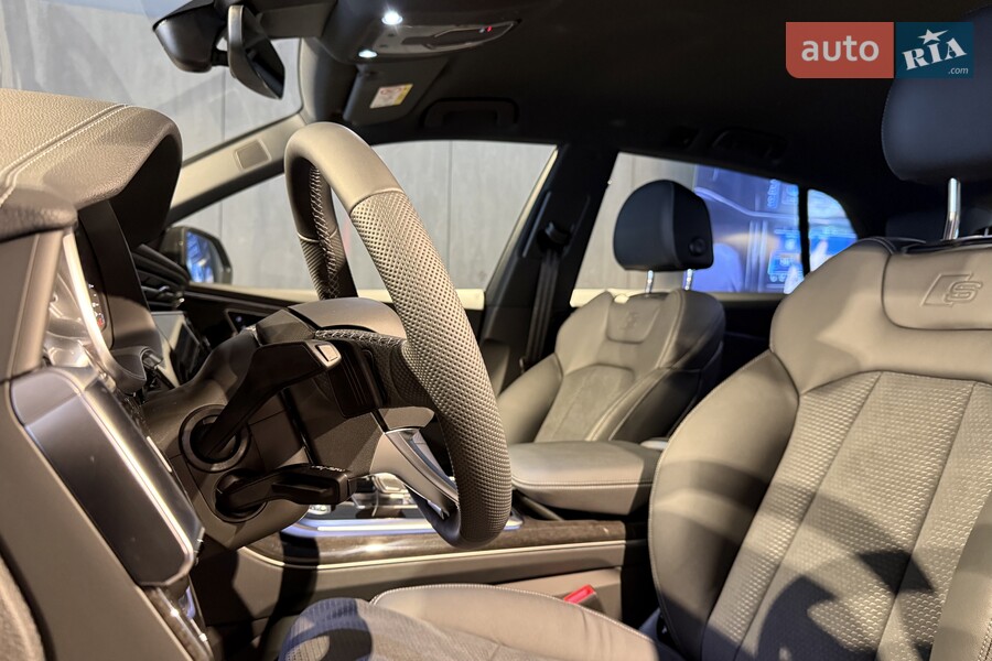 Audi Q8 - фото 17