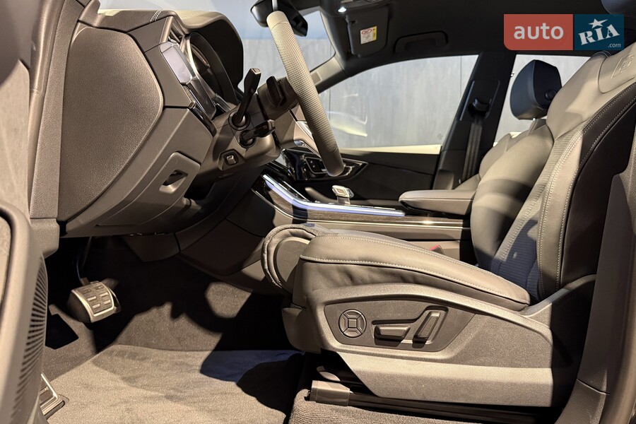 Audi Q8 - фото 21