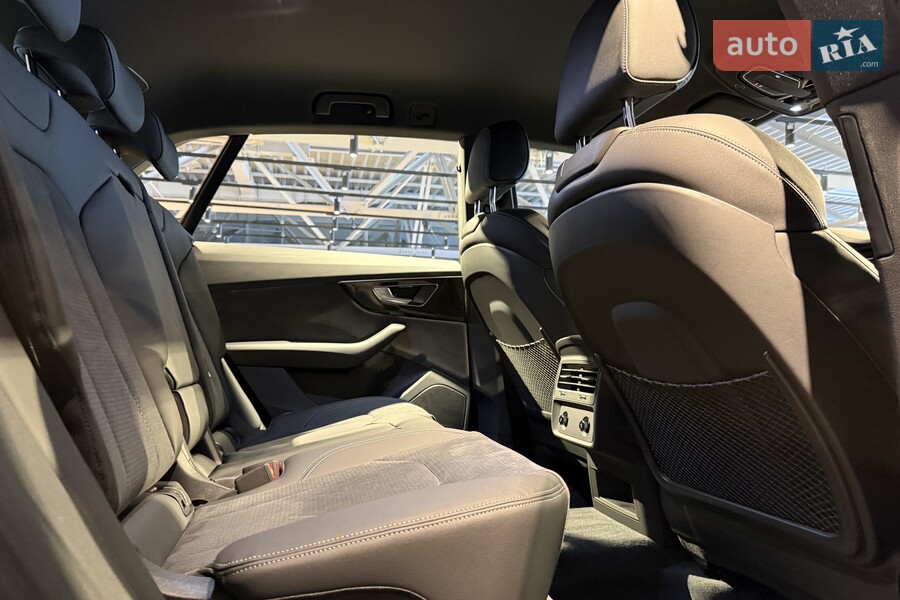 Audi Q8 - фото 27