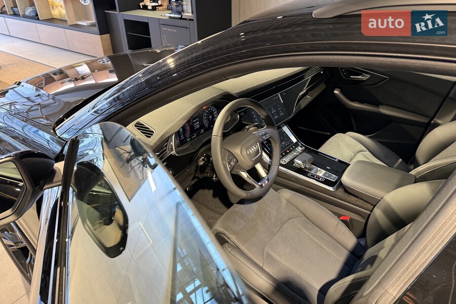 Audi Q8 - фото 24