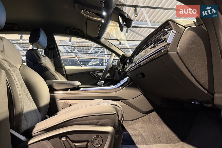 Audi Q8 - фото 28