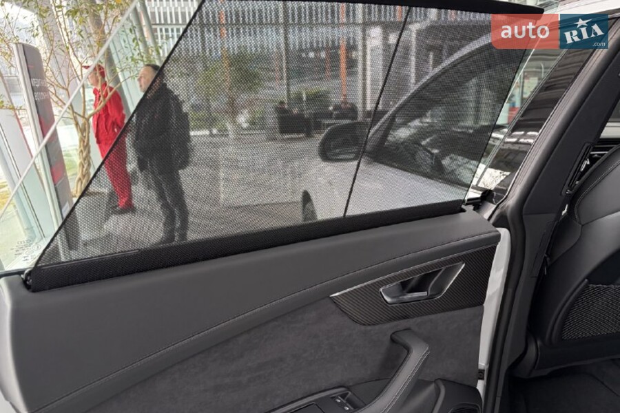 Audi Q8 - фото 7