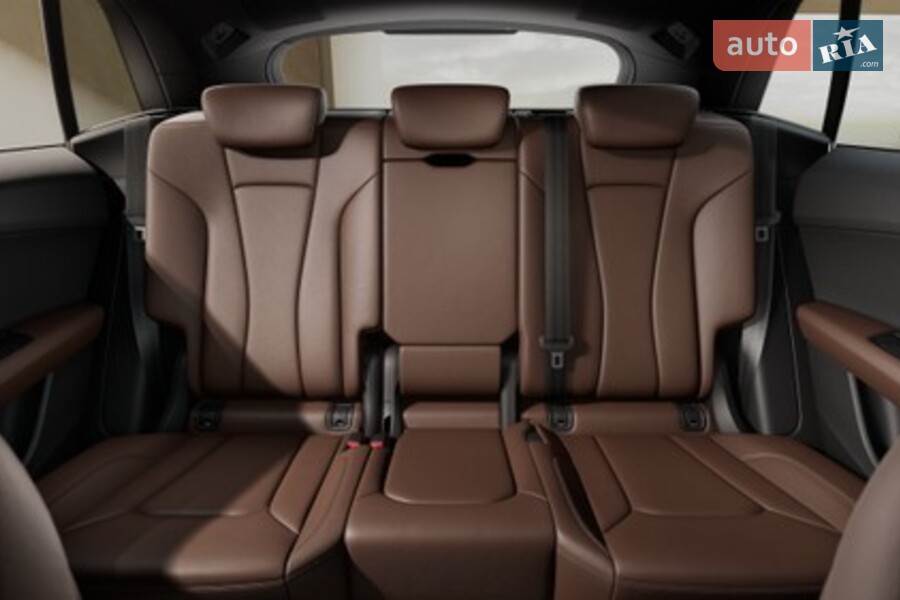 Audi Q8 - фото 14