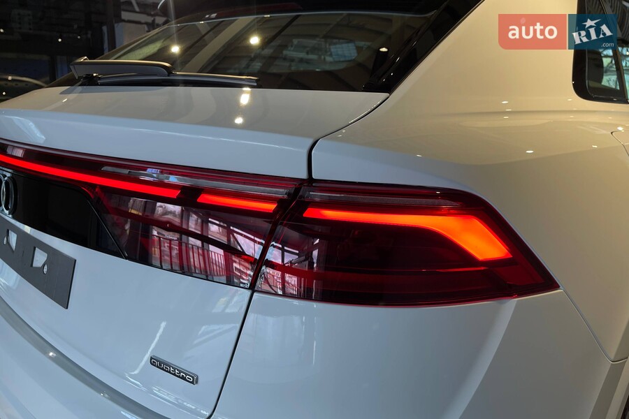Audi Q8 - фото 11