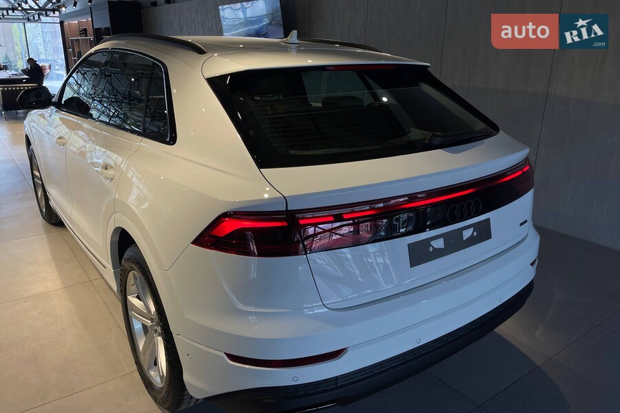 Audi Q8 - фото 9
