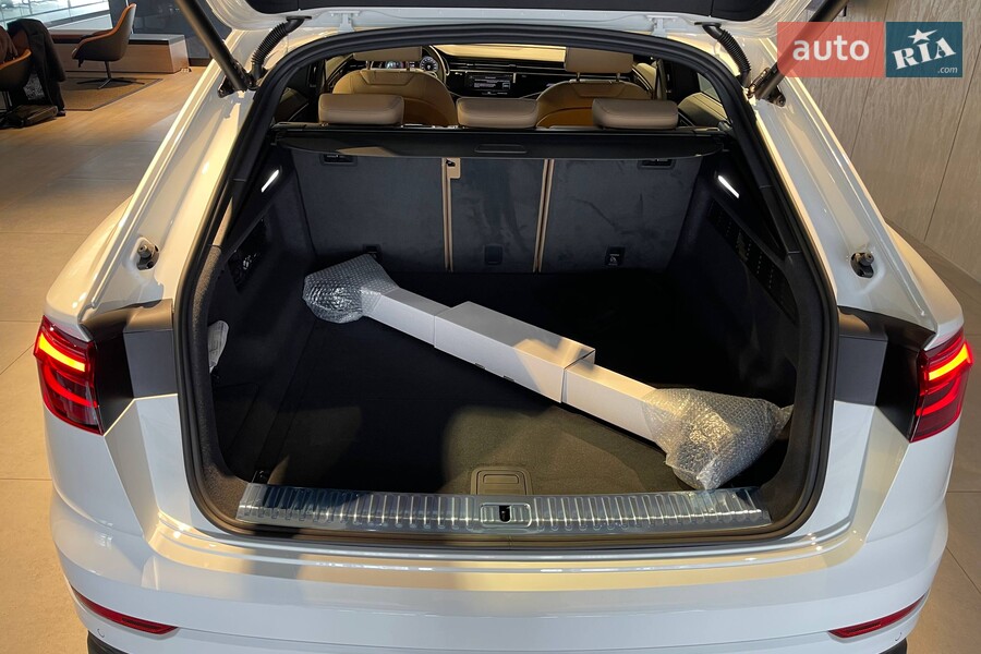 Audi Q8 - фото 27