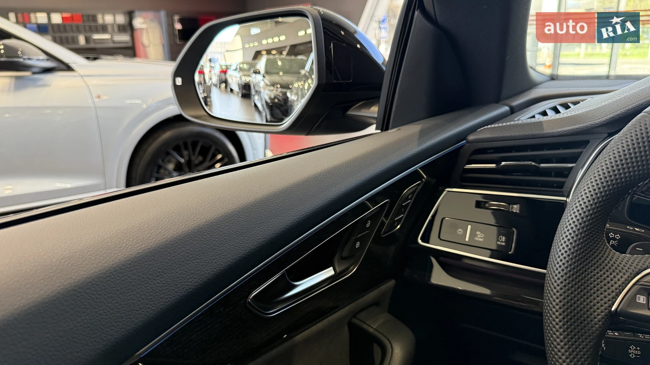 Audi-0