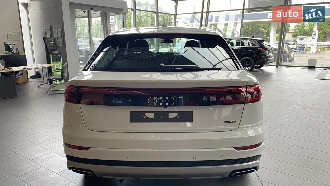 Audi-8
