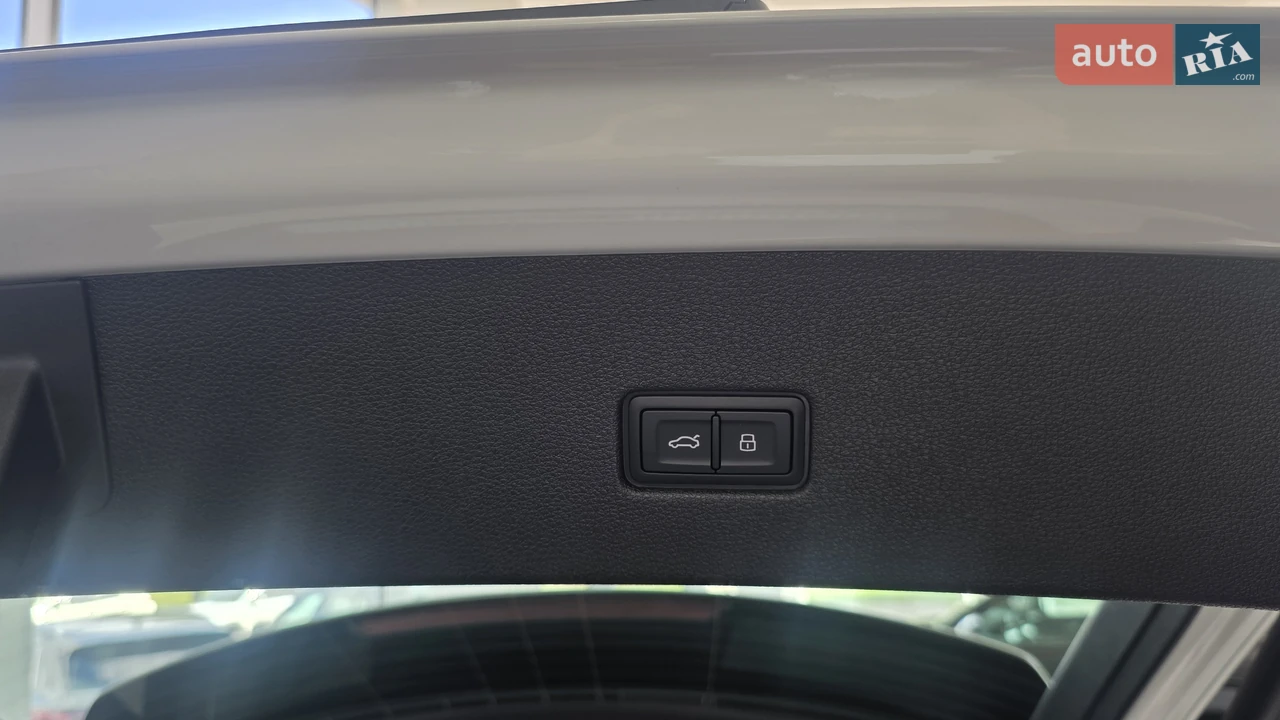 Audi-0