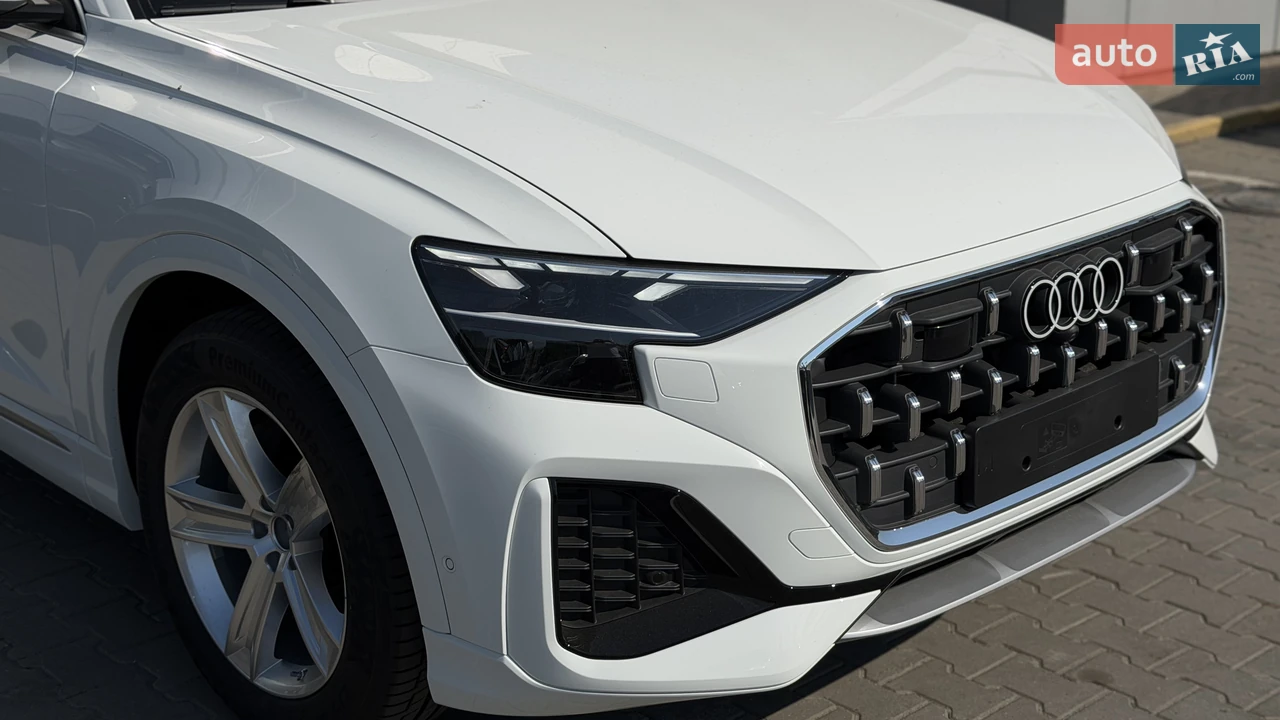 Audi-0