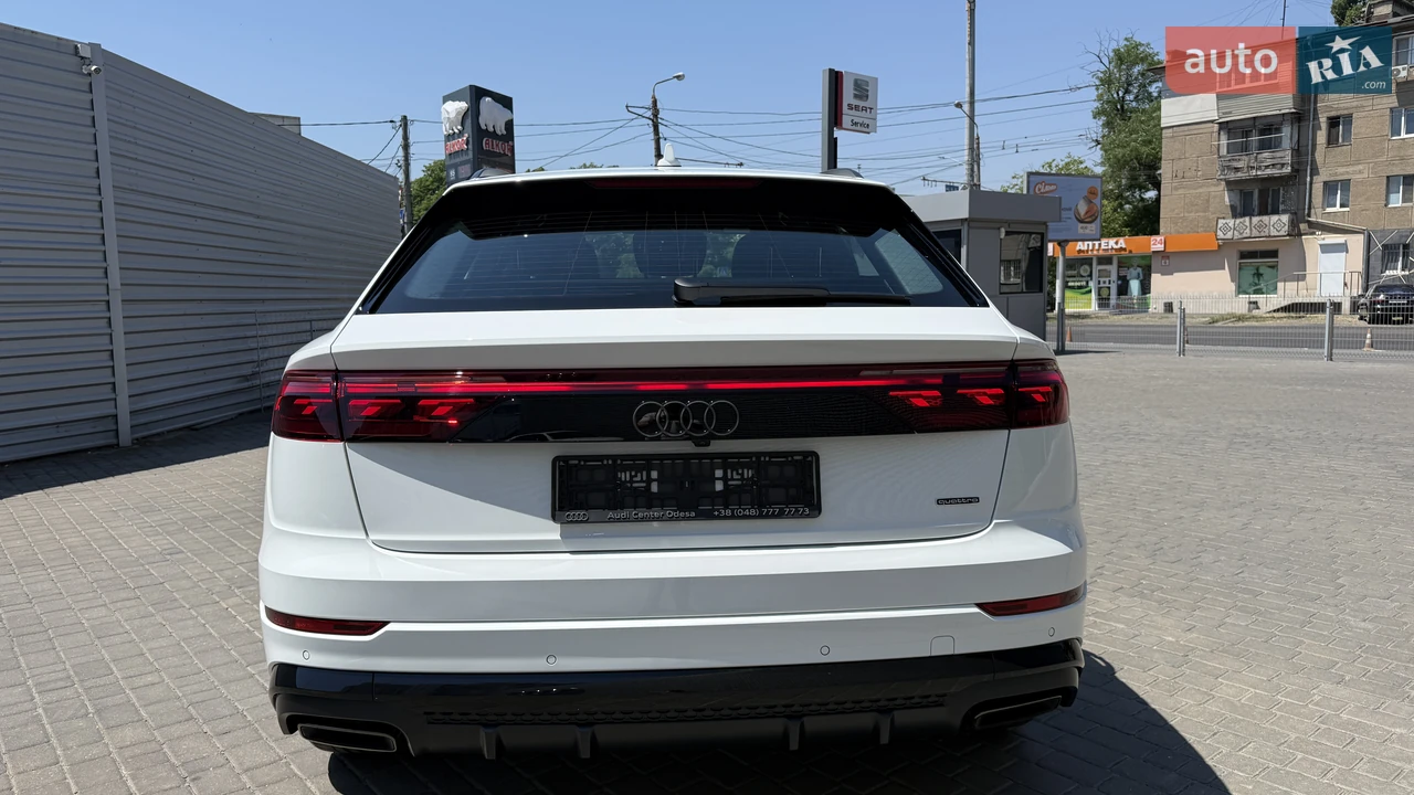 Audi-8