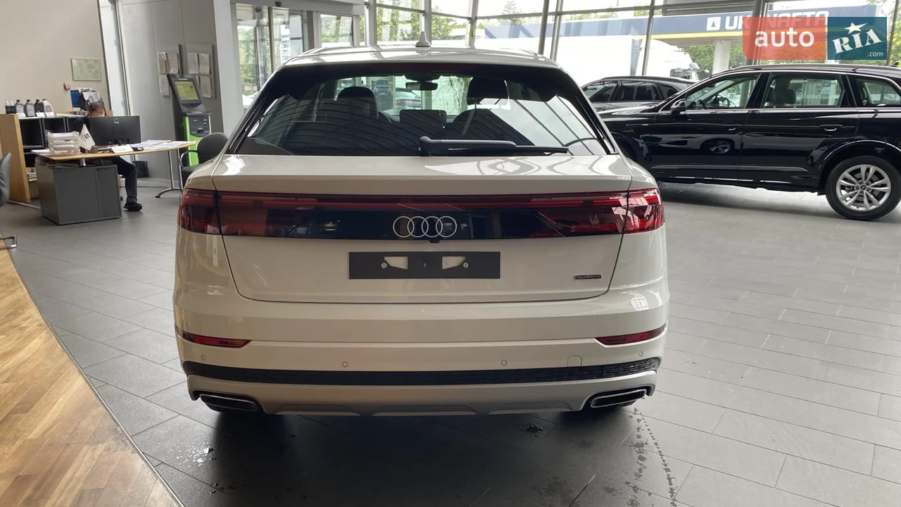 Audi-8