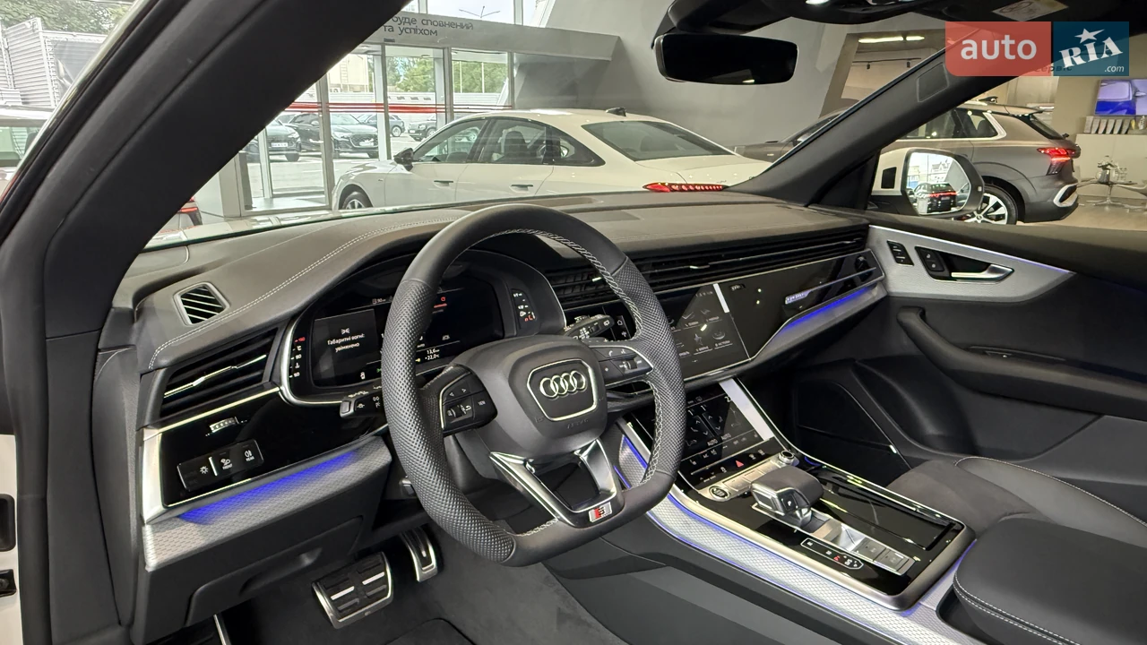 Audi-8