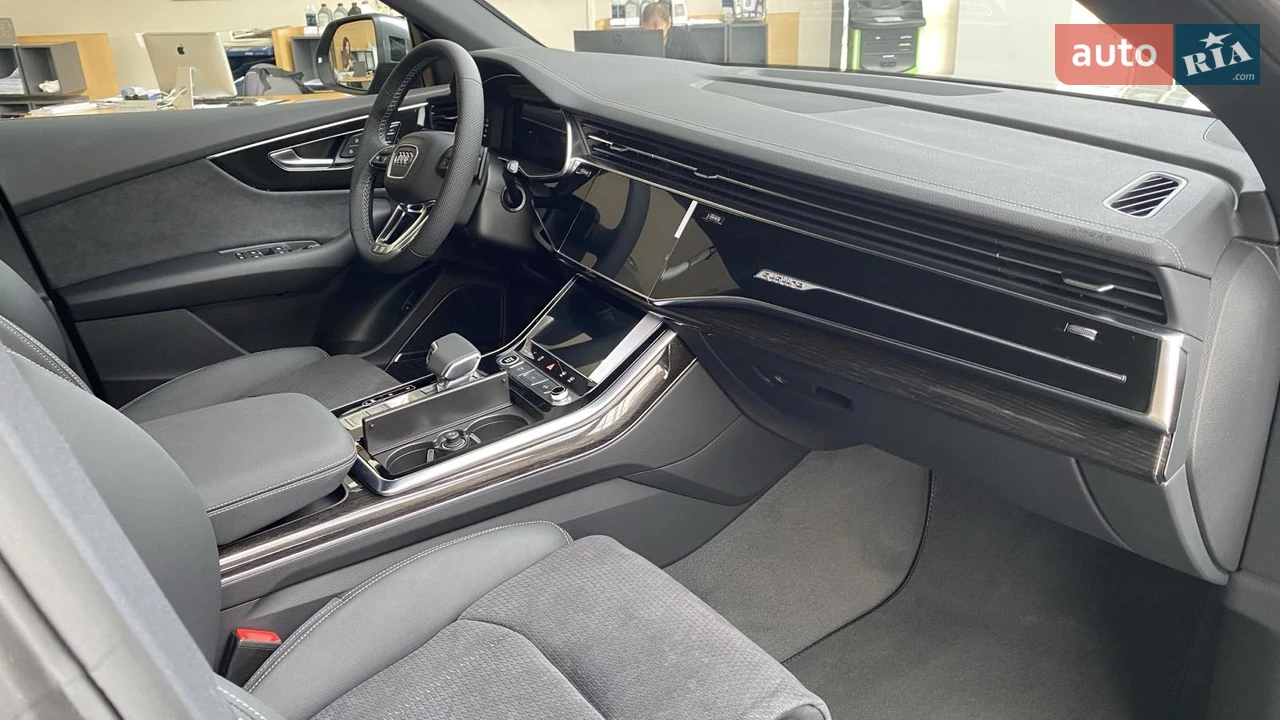Audi-0
