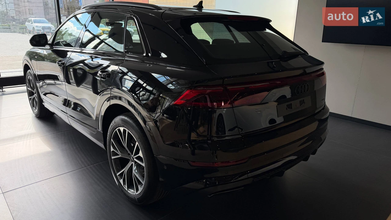 Audi-0