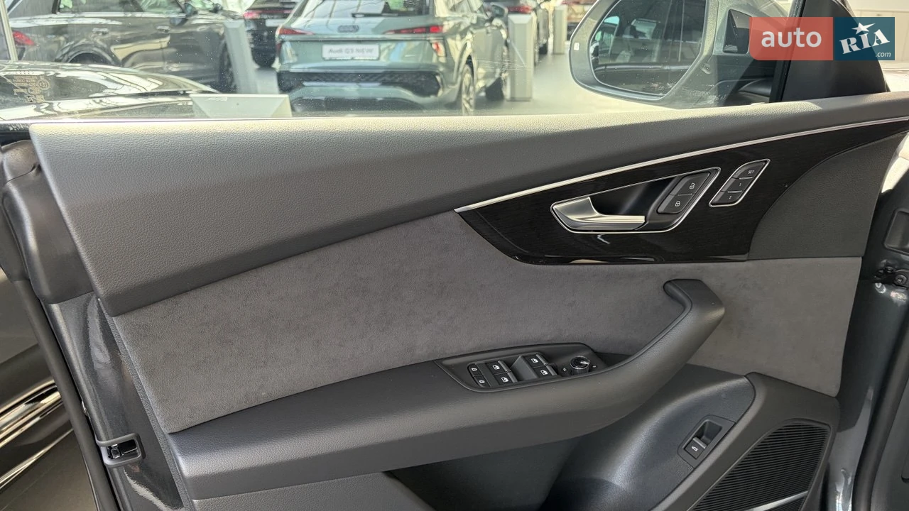 Audi-0